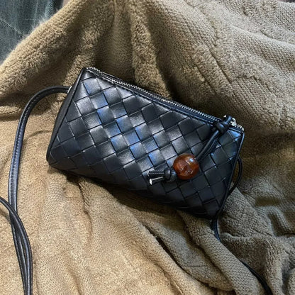 Internet Celebrity Woven Pattern Genuine Leather Shoulder Crossbody Bag Women's Fashion Casual Small Bag Pillow Bag Luxury