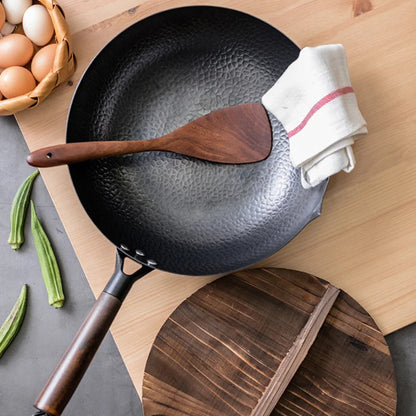 Iron Woks Chinese Traditional Stir Fry Pans Handmade Iron Pot Non-Stick Pan Cast Iron Pot Suitable for induction and Gas