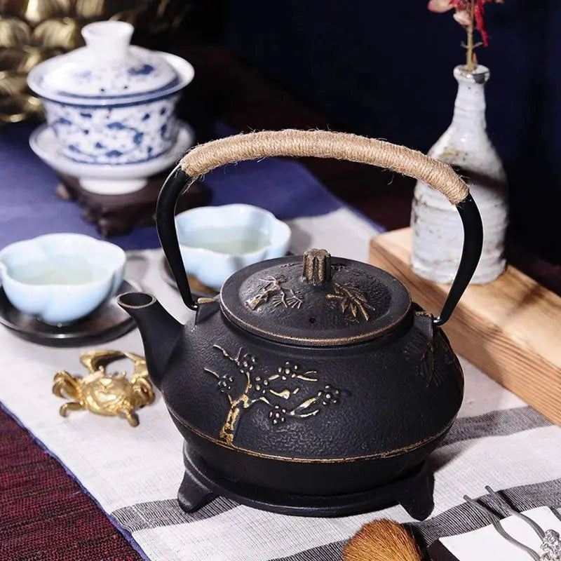 Japanese Cast Iron Teapot Kettle with Stainles Tetsubin Kettle Drinkware Tools 800ml Bouns Infusers Stainless Steel Net Filter
