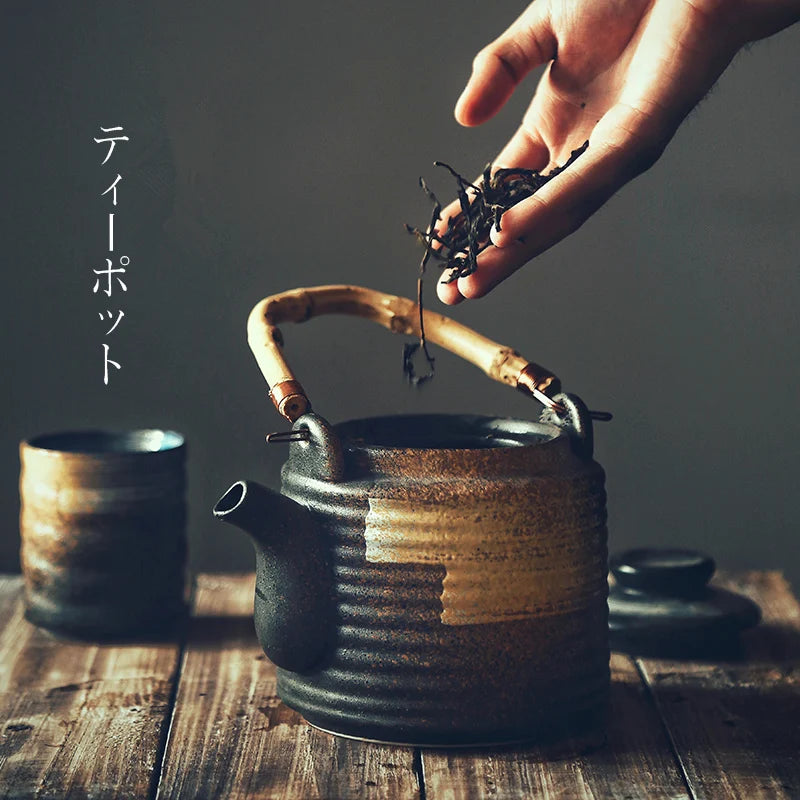 Japanese Teapot Hand Paint Big Capacity Kung Fu Tea Pots Creative Retro Ceramic Tea Set Kettles Porcelain Drinkware Home Decor