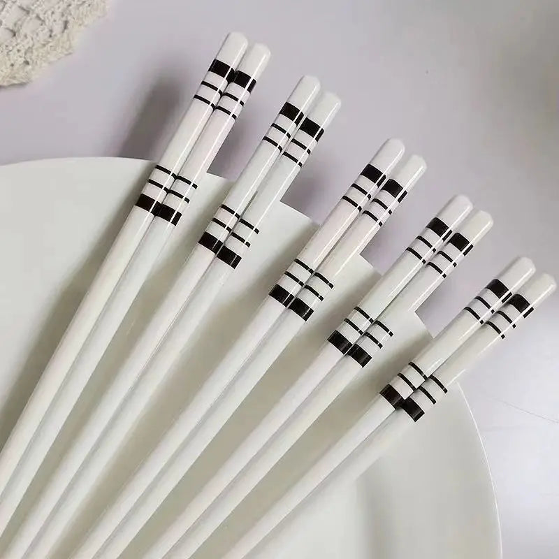 Japanese-style Ceramic Chopsticks Anti-slip Mildew-proof Antibacterial Heat-resistant Bone Porcelain Chopsticks Easy To Clean