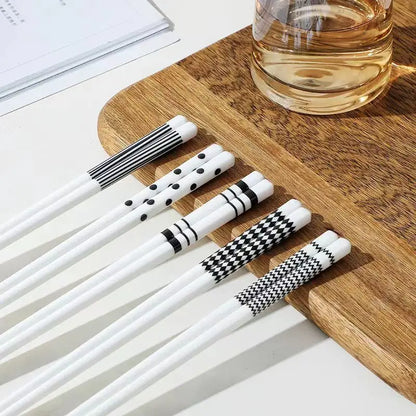 Japanese-style Ceramic Chopsticks Anti-slip Mildew-proof Antibacterial Heat-resistant Bone Porcelain Chopsticks Easy To Clean