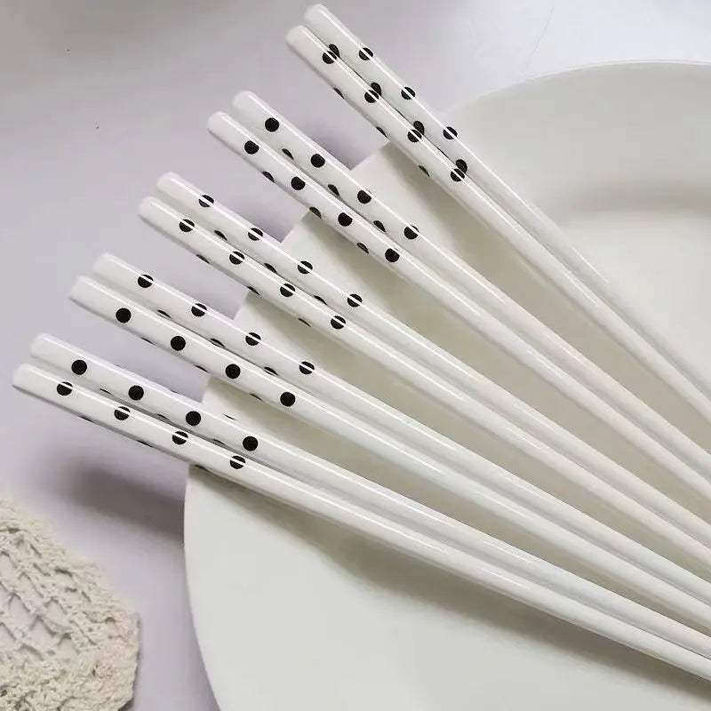 Japanese-style Ceramic Chopsticks Anti-slip Mildew-proof Antibacterial Heat-resistant Bone Porcelain Chopsticks Easy To Clean