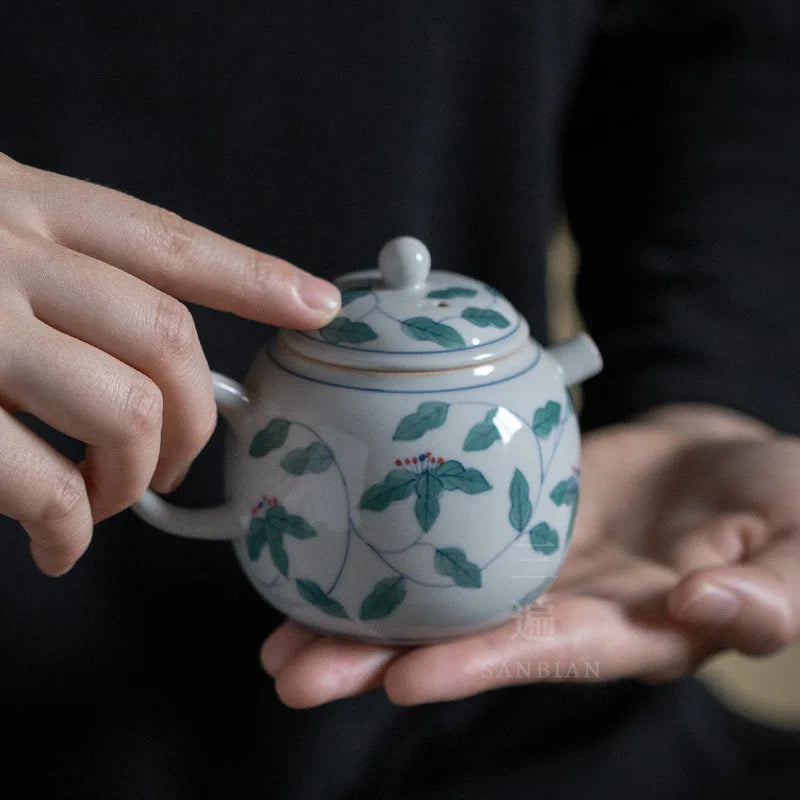 Jingdezhen Hand-Painted Retro Blue and White Teapot Chinese Kung Fu Teaware Single Pot Ceramic Household Teapot Small