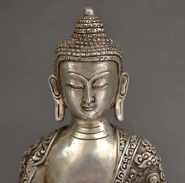 Kerajinan Logam Patung Buddha Sakyamuni Buddha Perak Tua Tiongkok Rumit