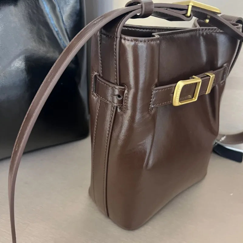 Korean Chic Designer Latch Bucket Shoulder Bag Genuine Leather Large Capacity Elegant Commuter Crossbody Handbags Luxury Bolsas