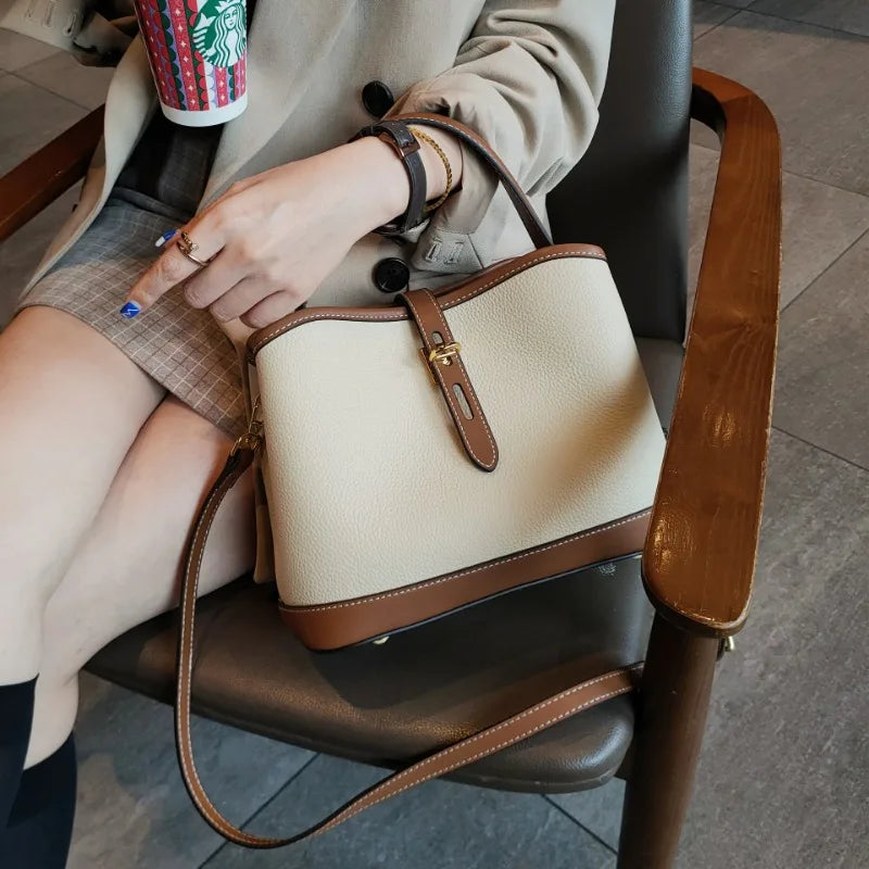 Korean Chic Simple Casual Purses Niche Designer All-match Large Capacity Bucket Bag 2024 New Commuter Shopper Travel Bags