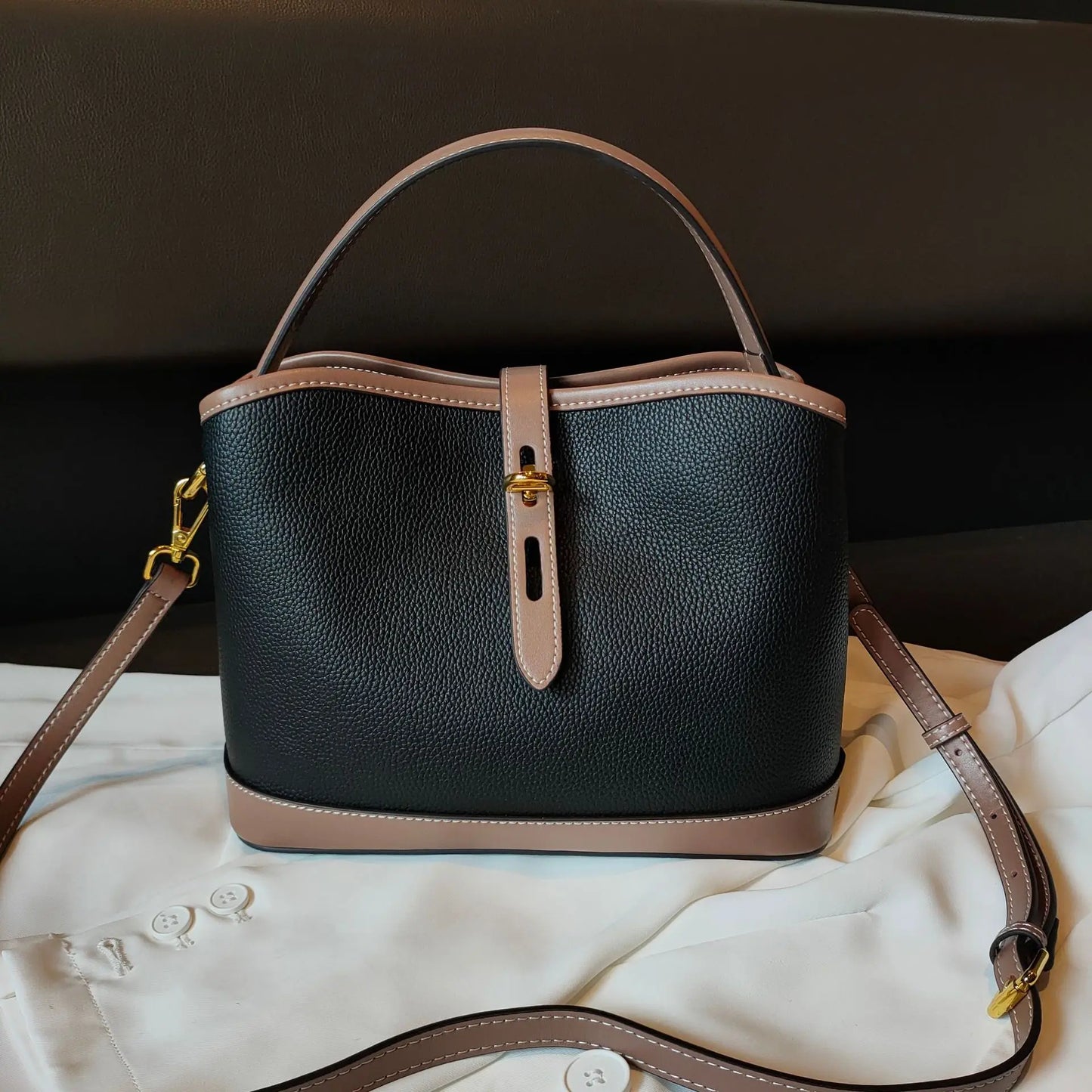 Korean Chic Simple Casual Purses Niche Designer All-match Large Capacity Bucket Bag 2024 New Commuter Shopper Travel Bags
