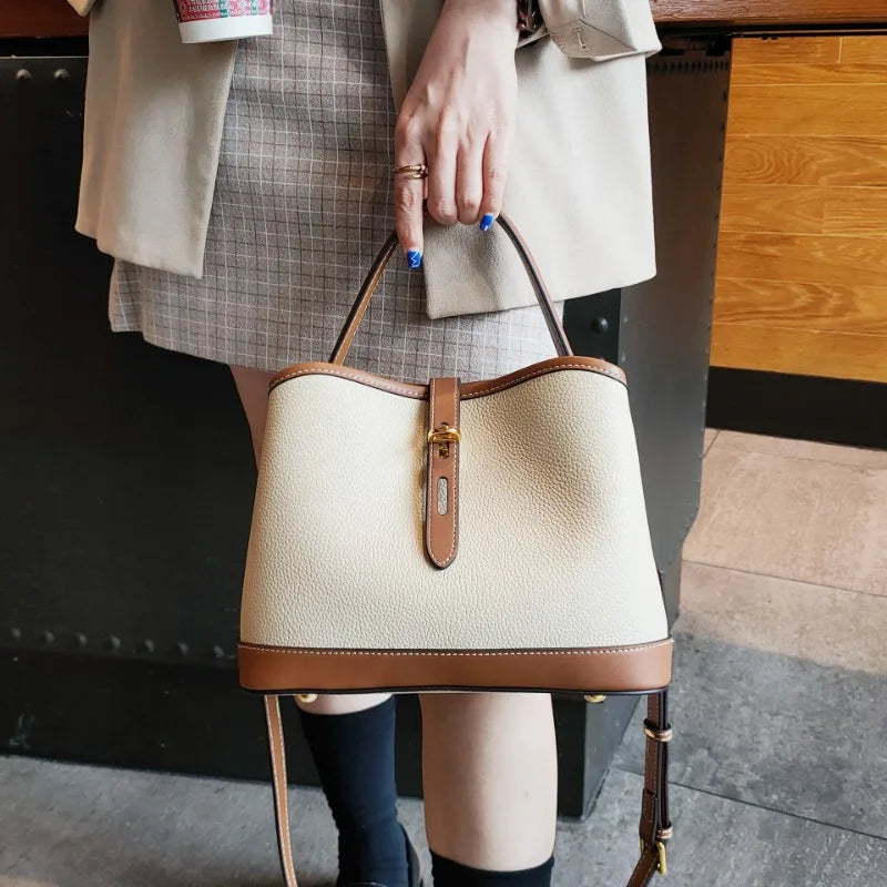 Korean Chic Simple Casual Purses Niche Designer All-match Large Capacity Bucket Bag 2024 New Commuter Shopper Travel Bags
