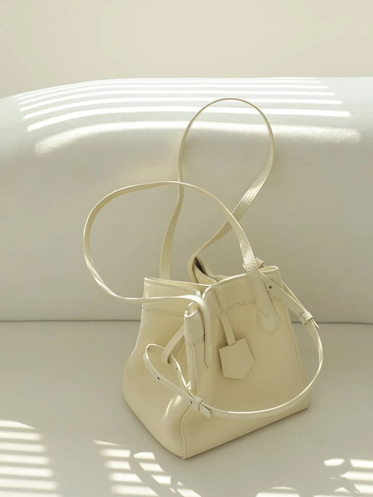 Korean Fashion Commuter Shoulder Bags Women Large Capacity Tote Bucket Bag Solid All-match Designer Luxury Handbags Purse Clutch