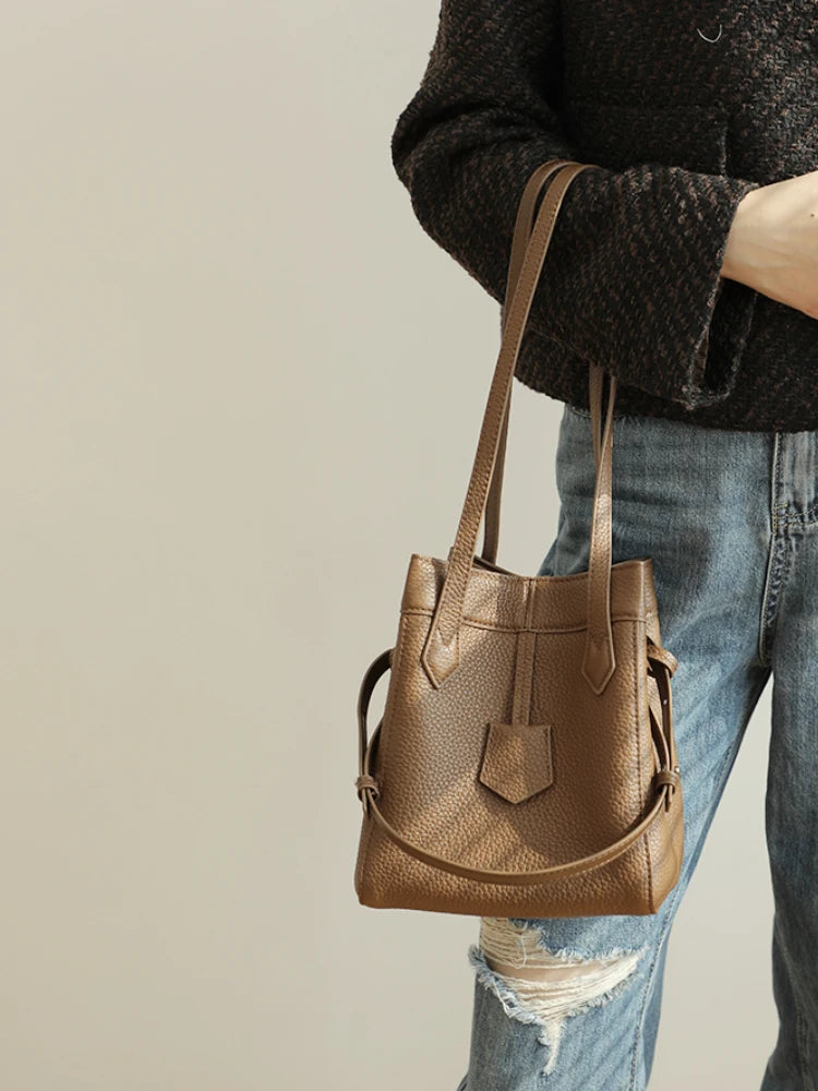 Korean Fashion Commuter Shoulder Bags Women Large Capacity Tote Bucket Bag Solid All-match Designer Luxury Handbags Purse Clutch