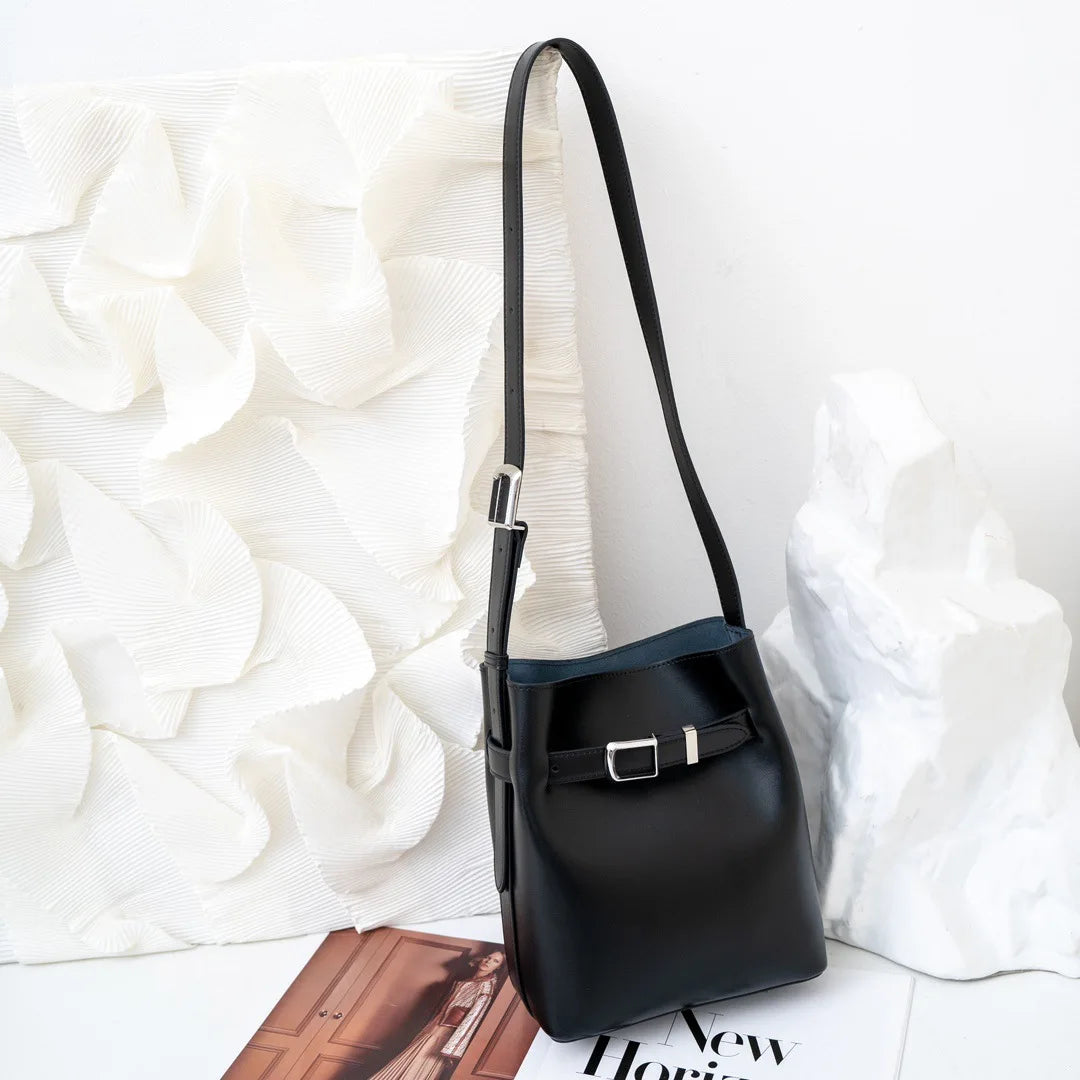 Korean Fashion Minority Designer Shoulder Bag Large Capacity Commuter Bucket Handbags Simle All-match Versatile Purses Bolsas