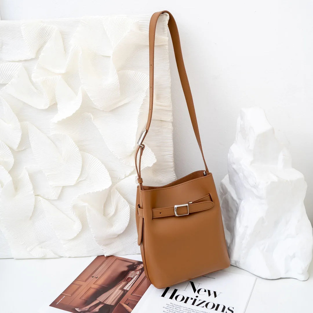Korean Fashion Minority Designer Shoulder Bag Large Capacity Commuter Bucket Handbags Simle All-match Versatile Purses Bolsas