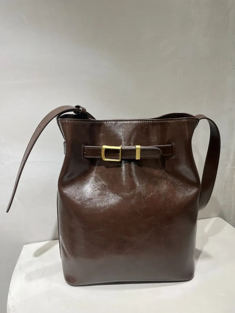 Korean New Fashion Oil Wax Leather Cowhide Shoulder Bag Large Capacity Crossbody Bucket Bag Commuter Lady Purses Luxury Handbags