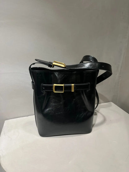 Korean New Fashion Oil Wax Leather Cowhide Shoulder Bag Large Capacity Crossbody Bucket Bag Commuter Lady Purses Luxury Handbags