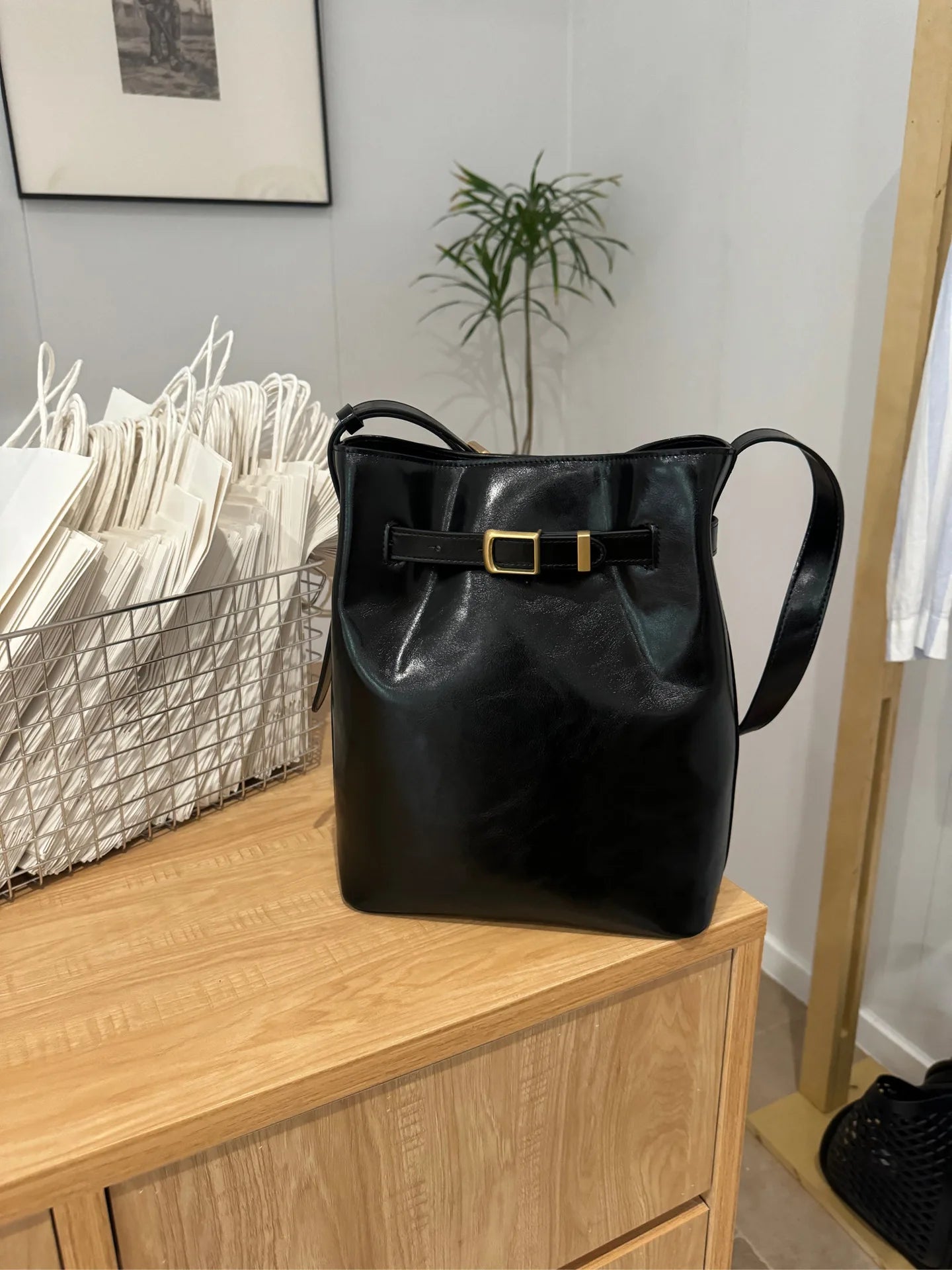 Korean New Fashion Oil Wax Leather Cowhide Shoulder Bag Large Capacity Crossbody Bucket Bag Commuter Lady Purses Luxury Handbags