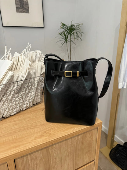 Korean New Fashion Oil Wax Leather Cowhide Shoulder Bag Large Capacity Crossbody Bucket Bag Commuter Lady Purses Luxury Handbags
