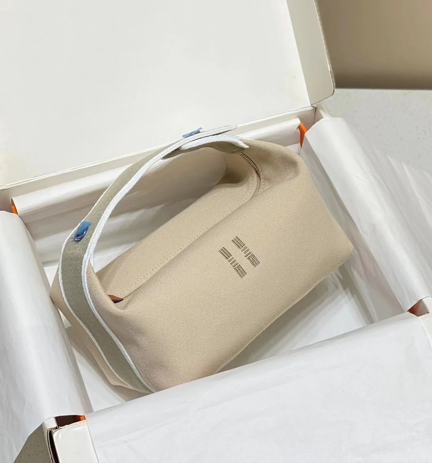 Ladies' Handheld Makeup Bag Pure Color Zipper Large Capacity Pillow Bag Lightweight Canvas Storage Bag