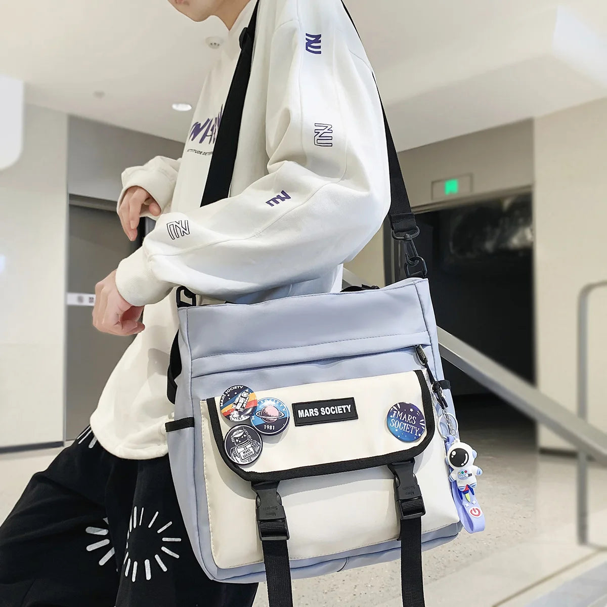 Lady Design Shoulder Bag Messenger Travel Women Fashion Men High School Girls Crossbody Bag Boy Badge High Capacity Handbag Teen