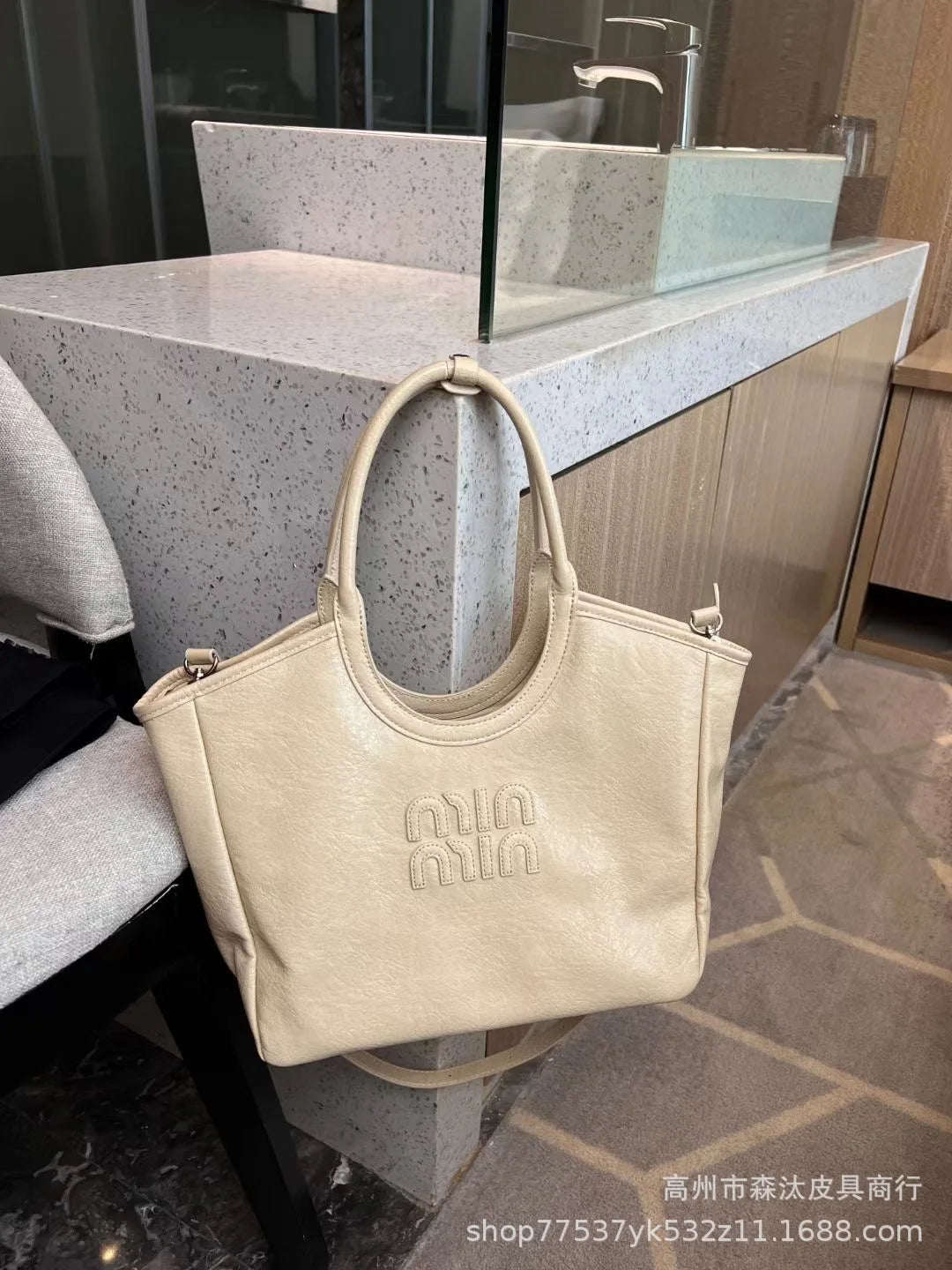Large capacity tote cabbage basket bag women's high-end leather handbag commuting single shoulder crossbody bag