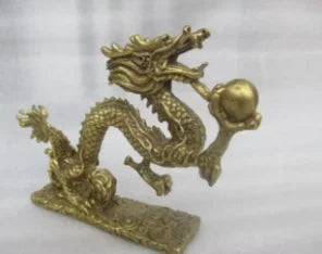Length:6.7 inche / Elaborate Chinese manual old brass play pearl dragon auspicious statue No.2
