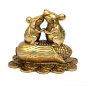 Light absorbing property in copper money and property belong to wishful longevity in those lucky pika ornaments