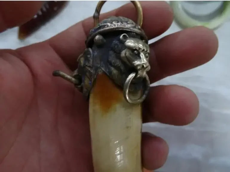 Lion a Package Boar Tooth Enamel Antique Town House To Ward Off Bad Luck