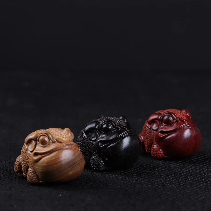 Lobular Rosewood Ebony Green sandalwood toad Real Wood Office Decoration Feng Shui Wood Statue Wood Sculpture Animal Sculpture