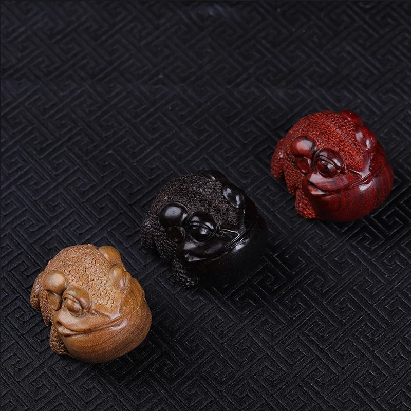 Lobular Rosewood Ebony Green sandalwood toad Real Wood Office Decoration Feng Shui Wood Statue Wood Sculpture Animal Sculpture