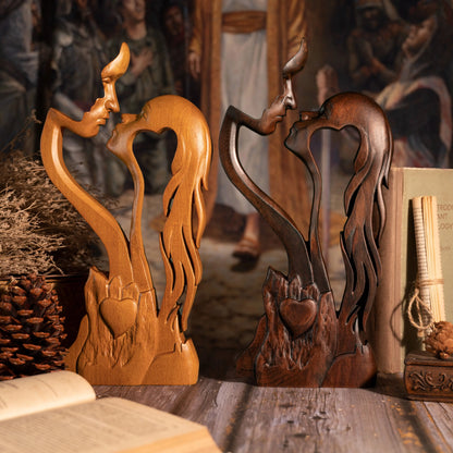Love Forever Wooden Ornament Tabletop Home Decor Sculpture Couple Kissing Love Art Ornament Figurine Wedding Gift