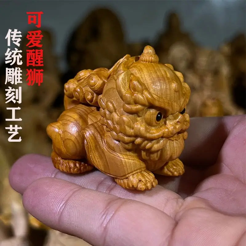 Lucky Beast Awakens Lion Cliff, Cypress Wood Carving, Meets Financial Demands, Gifts Gifts for Living Room, Desktop,  Mascot