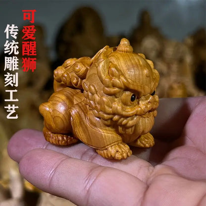 Lucky Beast Awakens Lion Cliff, Cypress Wood Carving, Meets Financial Demands, Gifts Gifts for Living Room, Desktop,  Mascot
