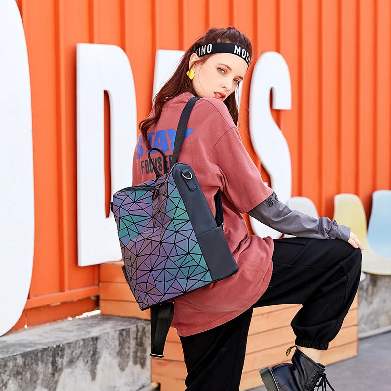 Luminous large Women Backpack Female Sequin Travel Bag School Backpack For Teenage Girls holographic Bagpack sac a dos mochila