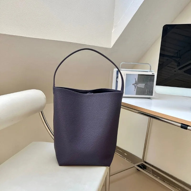 Luxury Cowhide Bucket Bag Women 2024 New Large Capacity Shoulder Bags Casual Shopping Travel Bagsolid All-match Commuter Purses