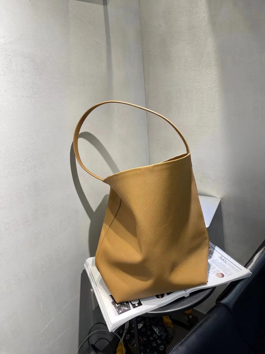 Luxury Cowhide Bucket Bag Women 2024 New Large Capacity Shoulder Bags Casual Shopping Travel Bagsolid All-match Commuter Purses