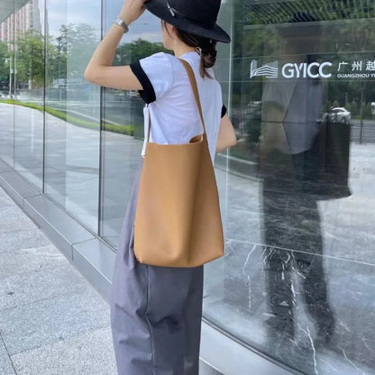 Luxury Cowhide Bucket Bag Women 2024 New Large Capacity Shoulder Bags Casual Shopping Travel Bagsolid All-match Commuter Purses