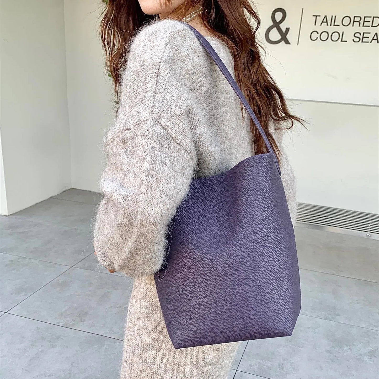 Luxury Cowhide Bucket Bag Women 2024 New Large Capacity Shoulder Bags Casual Shopping Travel Bagsolid All-match Commuter Purses
