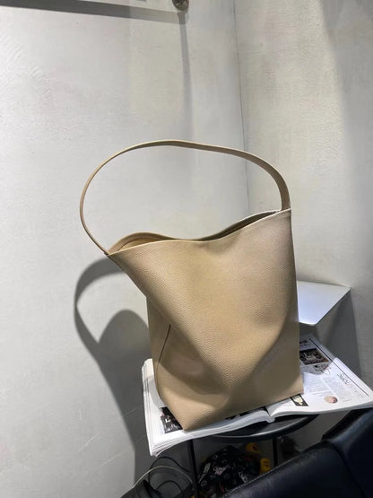 Luxury Cowhide Bucket Bag Women 2024 New Large Capacity Shoulder Bags Casual Shopping Travel Bagsolid All-match Commuter Purses