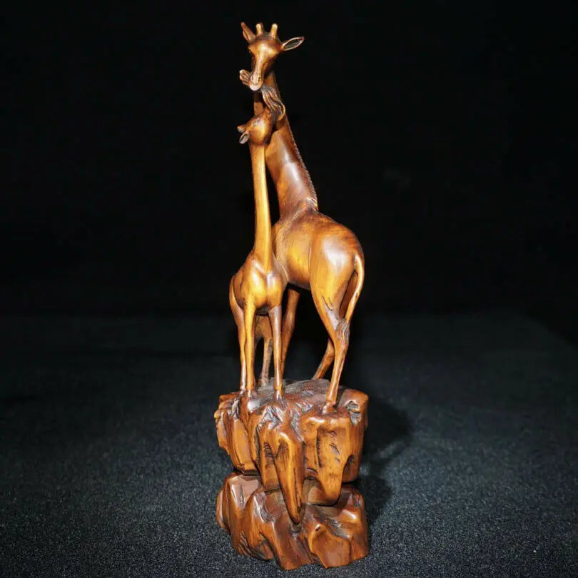 ML004- 21.5 x 7.7 CM Stunning Boxwood Figurine Carving: Giraffe