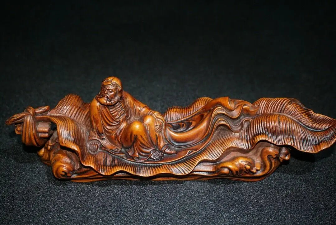 ML005- 18 x 5 X 6 CM Stunning Boxwood Figurine Carving: Man Damo on Boat