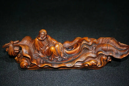 ML005- 18 x 5 X 6 CM Stunning Boxwood Figurine Carving: Man Damo on Boat