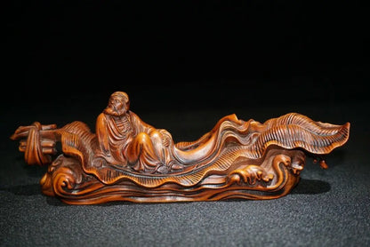 ML005- 18 x 5 X 6 CM Stunning Boxwood Figurine Carving: Man Damo on Boat