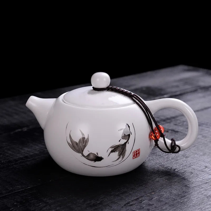 Matte White Ceramic Teapot Creative Chinese Kungfu Teaware Tea Maker 250ml Travel Hand Grip Pot Household Porcelain for Cha