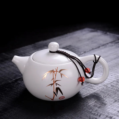 Matte White Ceramic Teapot Creative Chinese Kungfu Teaware Tea Maker 250ml Travel Hand Grip Pot Household Porcelain for Cha
