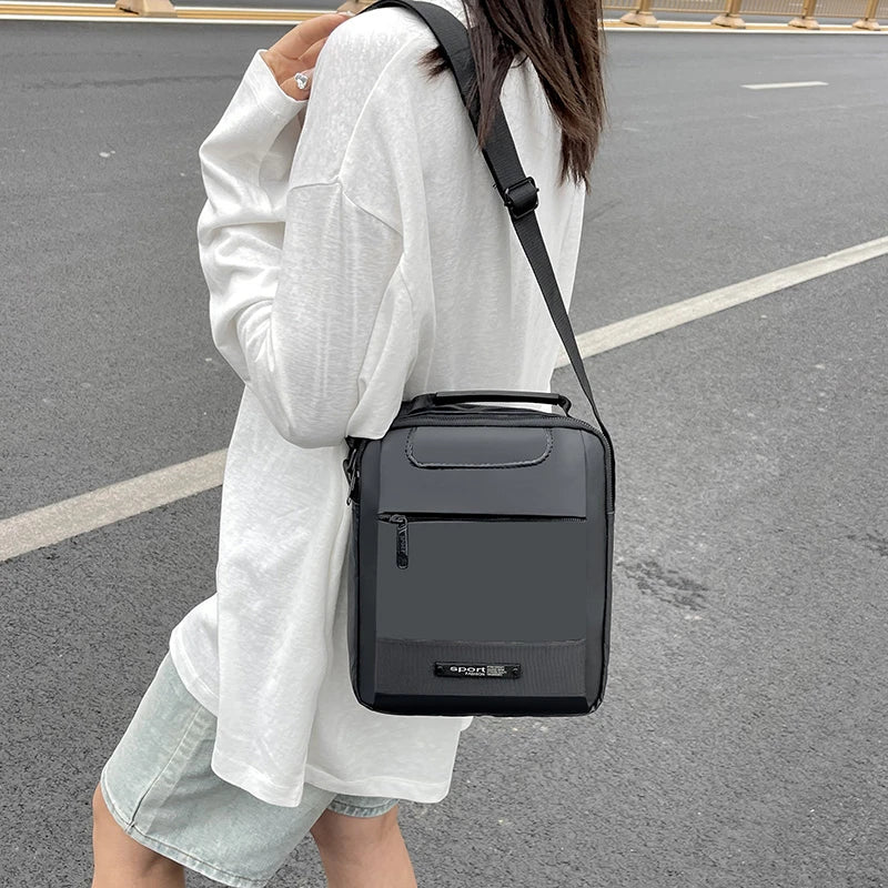 Men's Fashion Shoulder Bags Waterproof Nylon Large-capacity Light Male Handbags Designer High Quality Man Leisure Crossbody Bags