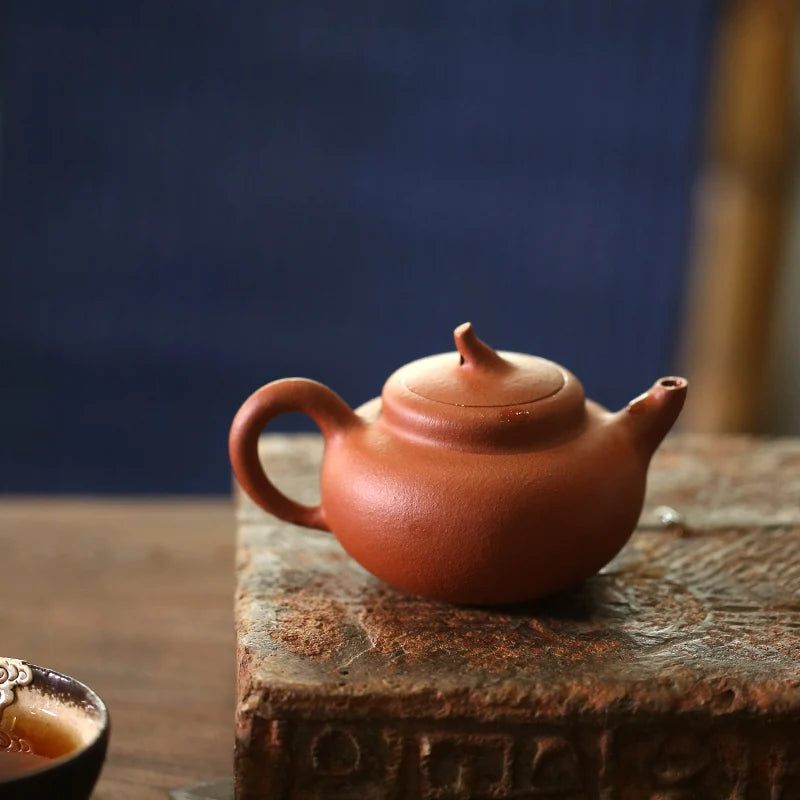 Monohydrate hall yixing recommended pure manual teapot home outfit kung fu slope mud gourd pot of 150 cc