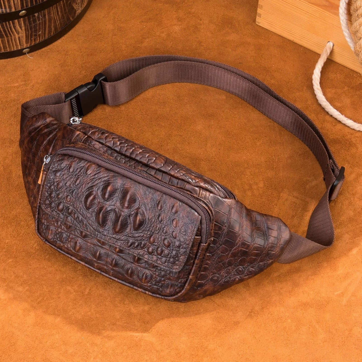 New Crocodile Pattern Genuine Leather Men's Casual Crossbody Retro Male Chest Bag Multifunctional Waist Pack