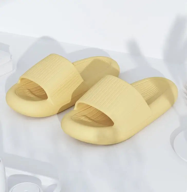 New Fashion Women Slippers Summer Flat Lightweight Shoes without Box