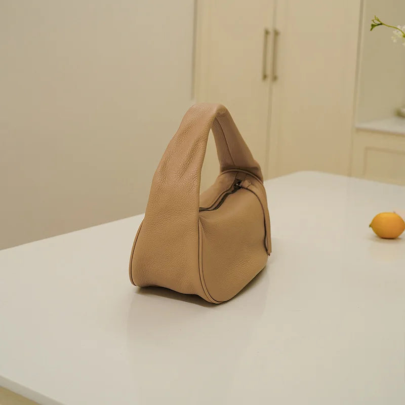 New Genuine Leather Handbags Female All-match Solid Soft Cowhide Hobos Fashion Commuter Purses Clutch Light Luxury Bolsas