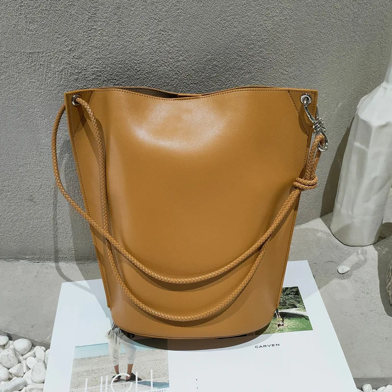New Korean Large Capacity Bucket Bag Fashion Genuine Leather Shoulder Bags Solid Simple All-match Versatile Bolsos Mujer Female